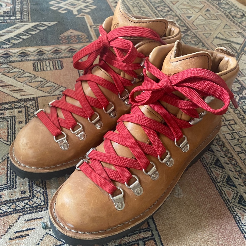 Danner Cascade Mountain Light Hiking Boot Women Size 8 (fits like 8.5)